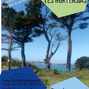 Aire De Camping Car, Caravane, Tente Emplacement Nu Avec Electricite Petit Camping Frankreich