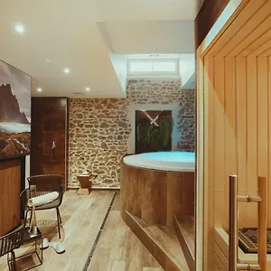 Hotel De Clochemerle, Vaux-en-Beaujolais